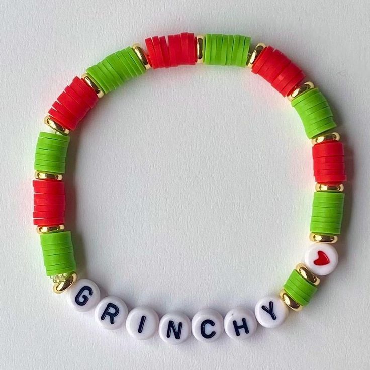 Grinchy Heishi Armband – Juligt & Välj Din Text!